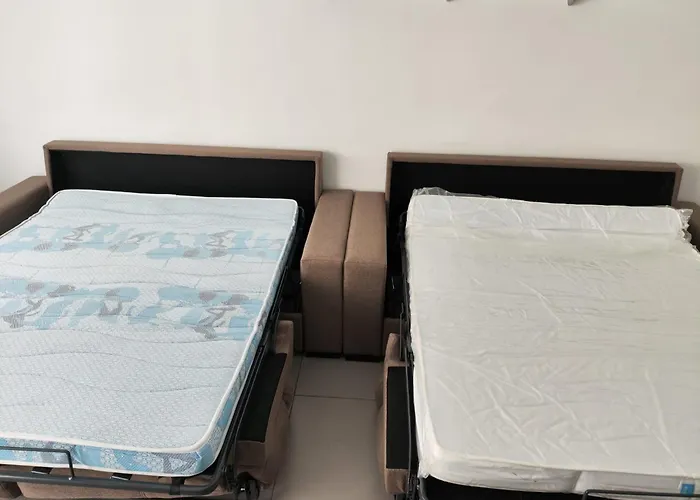 Elegant 4 Beds Near Train Station Upto 10 Pax