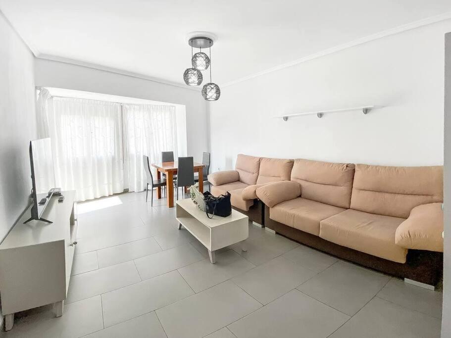 Elegant 4 Beds Near Train Station Upto 10 Pax Apartment *