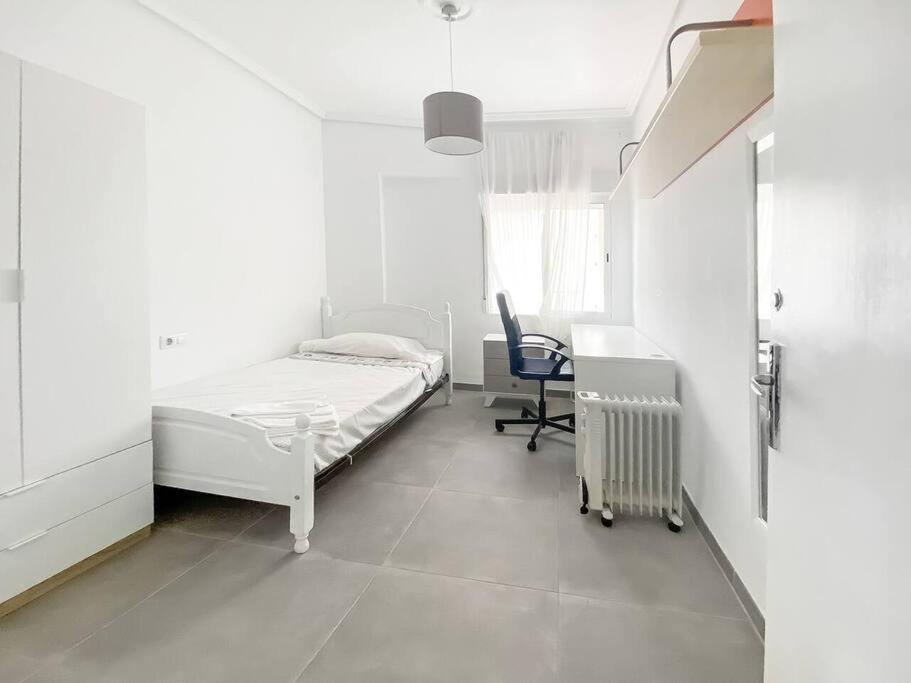 Elegant 4 Beds Near Train Station Upto 10 Pax